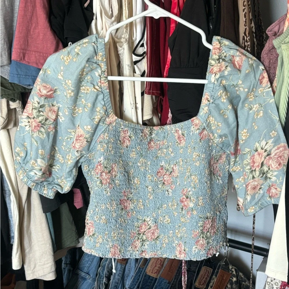 American Eagle Floral Women's Top - Picture 2 of 5